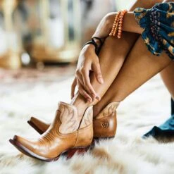 Ariat Women's Hazel Western Boot -Western Edge 10040394 lifestyle